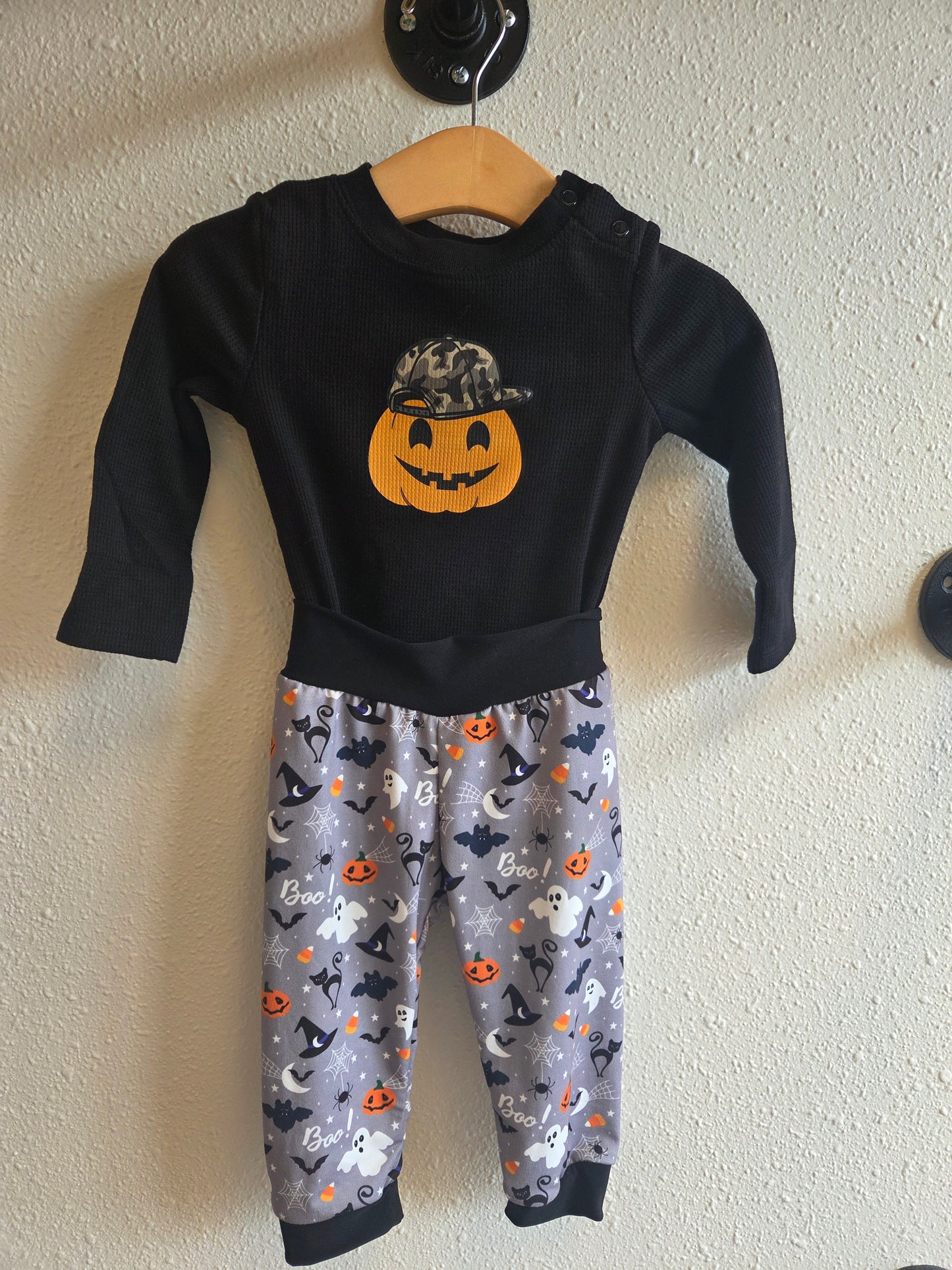 Long Sleeve Halloween Infant Onesie – Pumpkin or Ghost | Matching Family Crewnecks