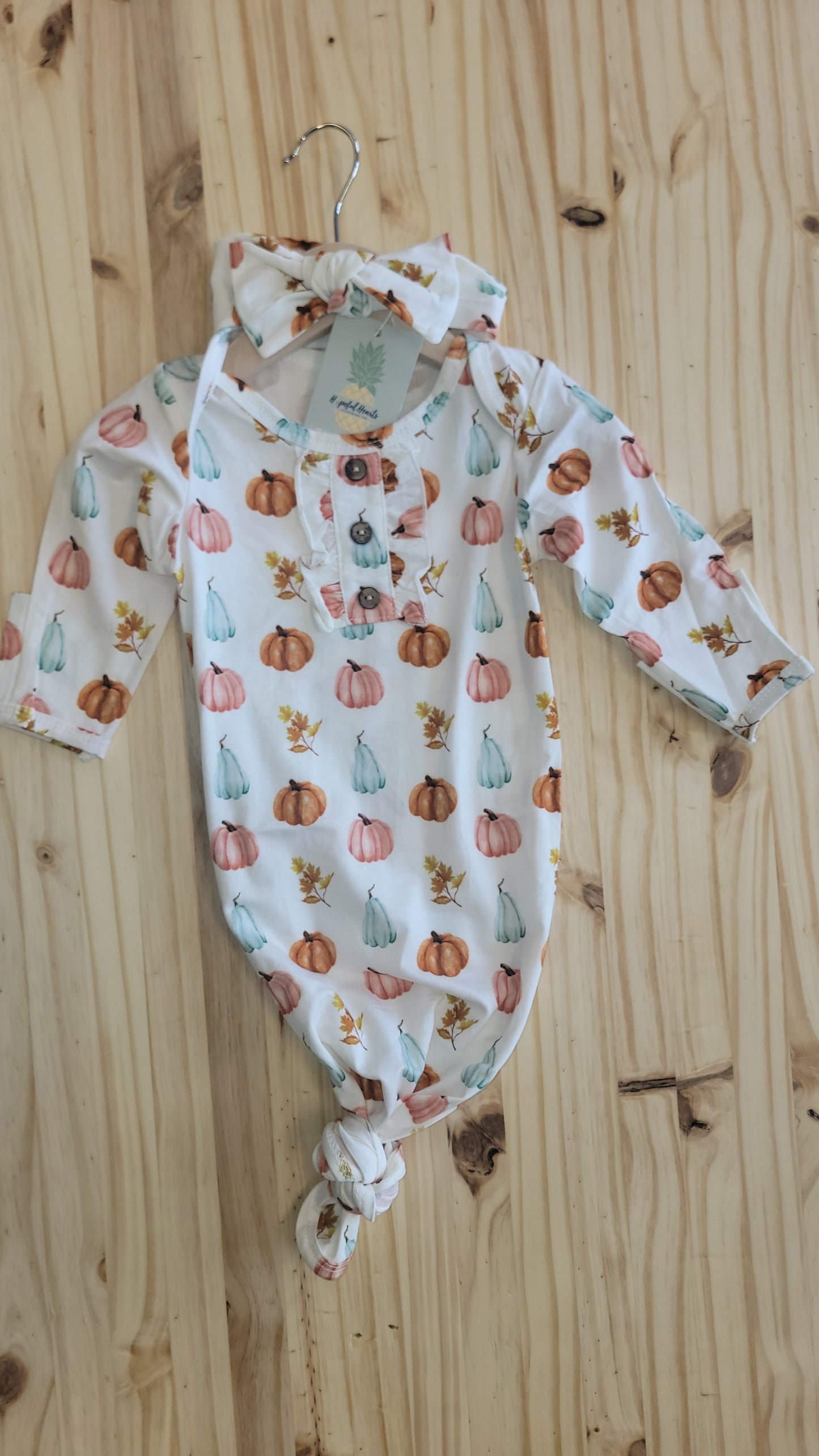 Infant sleep gown, comfortable newborn gown with pumpkin pattern